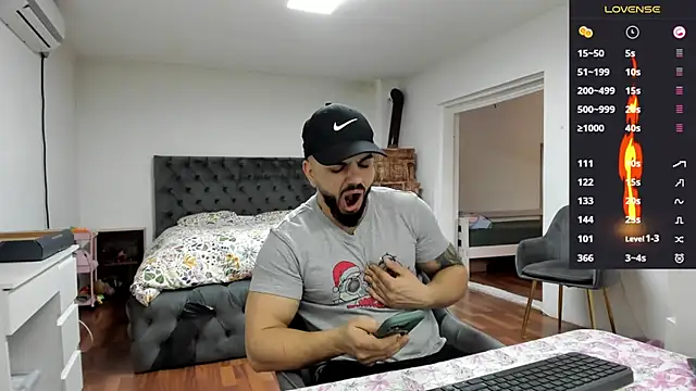 Snapshot of supermanboy94 chatting on 01/12/26, 06:51 supermanboy94 online show from 01/12/26, 06:51