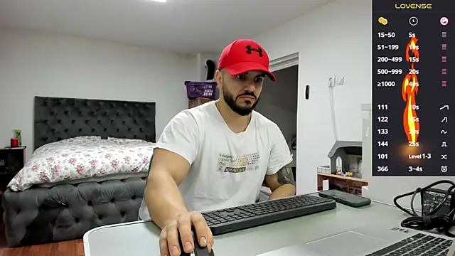 Snapshot of supermanboy94 chatting on 02/05/26, 06:51 supermanboy94 online show from 02/05/26, 06:51