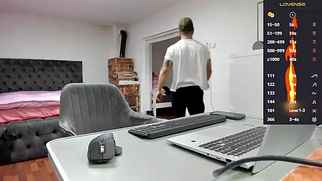 Snapshot of supermanboy94 chatting on 02/25/26, 06:34 supermanboy94 online show from 02/25/26, 06:34