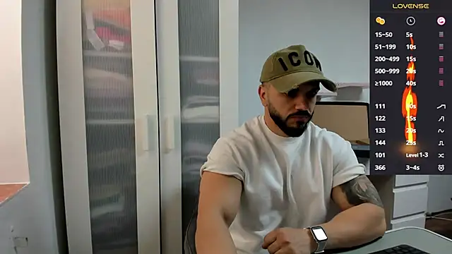 Snapshot of supermanboy94 chatting on 03/11/26, 06:30 supermanboy94 online show from 03/11/26, 06:30