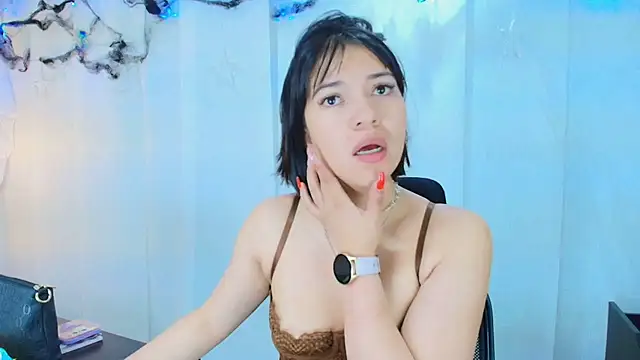 lina bedoya  online show from 10/28/25, 11:25