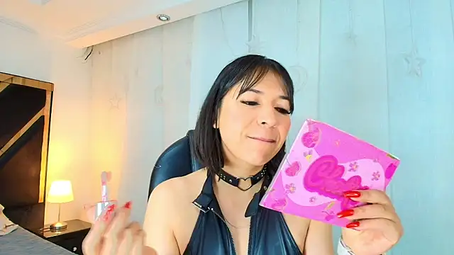 lina bedoya  online show from 06/18/26, 11:36