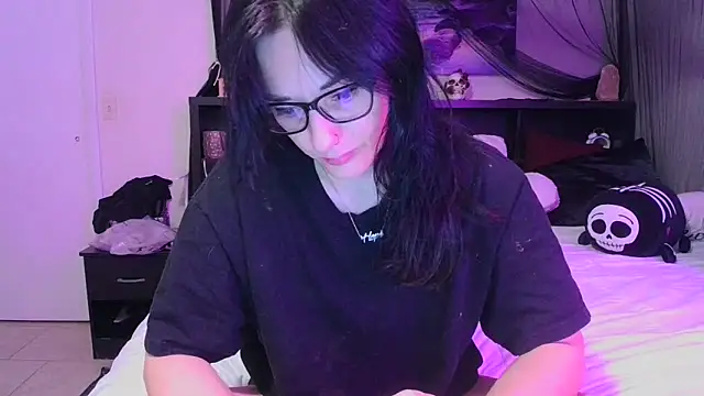 CrystalLakeXO online show from 05/05/26, 05:15
