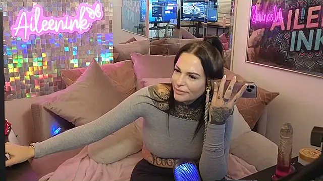 AileenInkOfficial online show from 02/07/25, 07:49