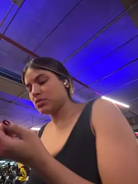 Snapshot of SaraParisi chatting on 11/07/25, 05:24 SaraParisi online show from 11/07/25, 05:24