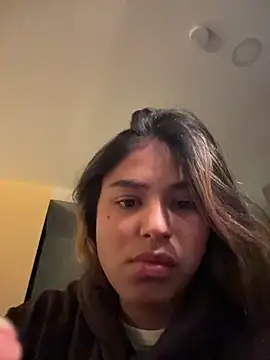 Snapshot of SaraParisi chatting on 01/07/26, 12:35 SaraParisi online show from 01/07/26, 12:35