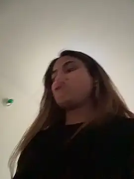 Snapshot of SaraParisi chatting on 01/14/26, 11:09 SaraParisi online show from 01/14/26, 11:09