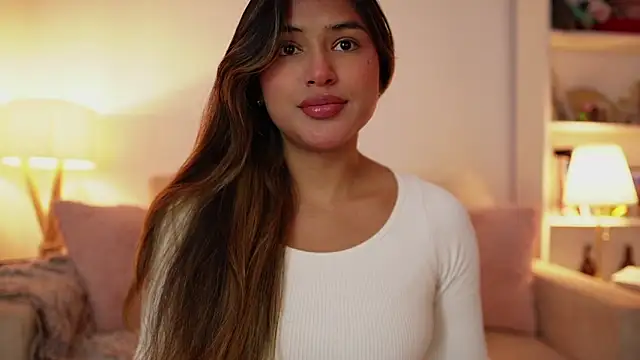 Snapshot of SaraParisi chatting on 02/17/26, 11:55 SaraParisi online show from 02/17/26, 11:55