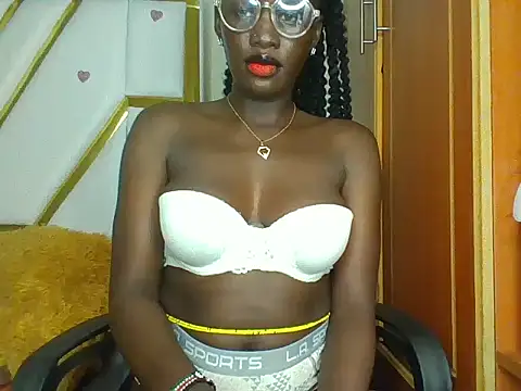 Snapshot of cutesmiling chatting on 02/01/25, 06:19 cutesmiling online show from 02/01/25, 06:19