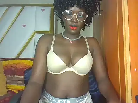 Snapshot of cutesmiling chatting on 03/07/25, 08:23 cutesmiling online show from 03/07/25, 08:23