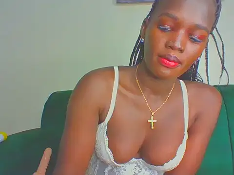 Snapshot of cutesmiling chatting on 04/17/26, 04:48 cutesmiling online show from 04/17/26, 04:48