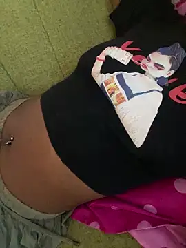 Snapshot of shishbabe chatting on 11/26/25, 01:45 shishbabe online show from 11/26/25, 01:45