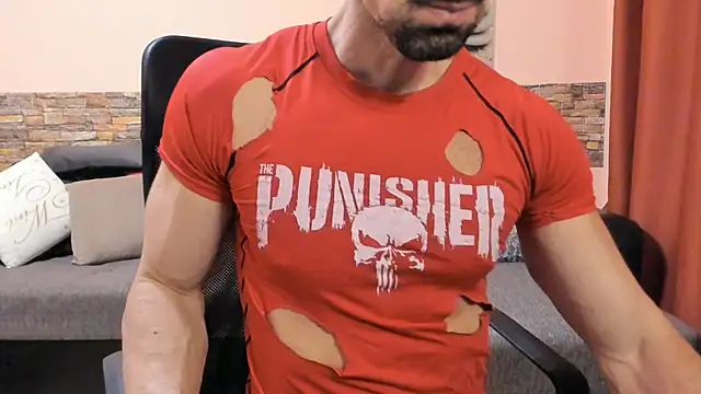 HotHunkTrainer online show from 05/25/26, 07:58