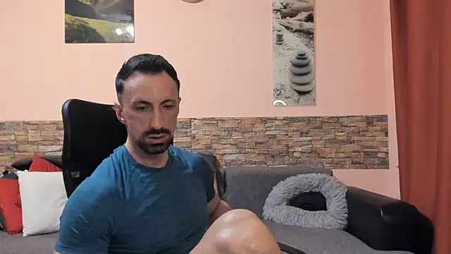 HotHunkTrainer online show from 06/18/26, 09:25