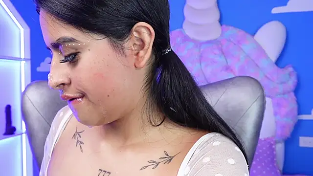 miss romyna online show from 01/31/25, 02:07