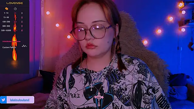 Snapshot of lala_loulou_land chatting on 03/02/25, 02:00 lala loulou land online show from 03/02/25, 02:00