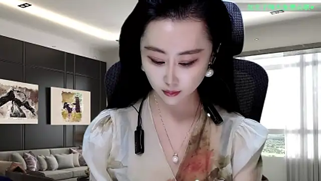 W-E-N-123 online show from 12/20/25, 01:45