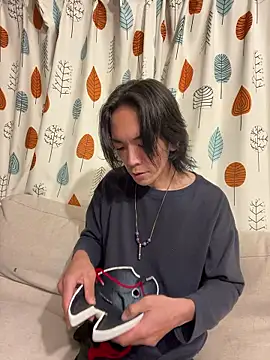 Snapshot of Katakuriko-Denpun chatting on 12/16/25, 01:49 Katakuriko-Denpun online show from 12/16/25, 01:49