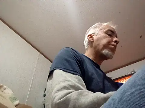 Xoc8  online show from 11/02/25, 07:27