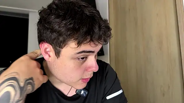 Snapshot of odin_blake chatting on 02/26/26, 02:43 odin blake online show from 02/26/26, 02:43