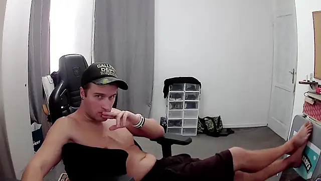 PKrisztian online show from 09/29/25, 06:46