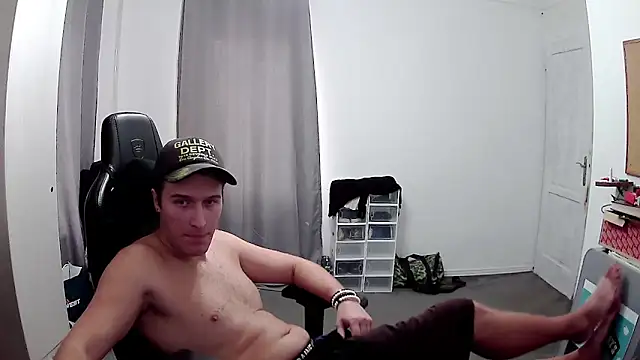 PKrisztian online show from 10/10/25, 10:47