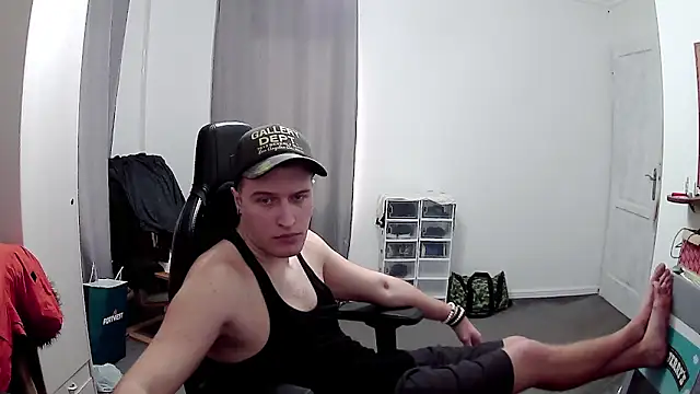 Snapshot of PKrisztian chatting on 03/22/26, 04:32 PKrisztian online show from 03/22/26, 04:32