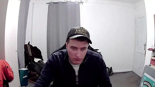 Snapshot of PKrisztian chatting on 03/24/26, 10:15 PKrisztian online show from 03/24/26, 10:15