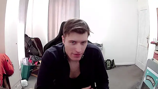 Snapshot of PKrisztian chatting on 04/08/26, 01:44 PKrisztian online show from 04/08/26, 01:44