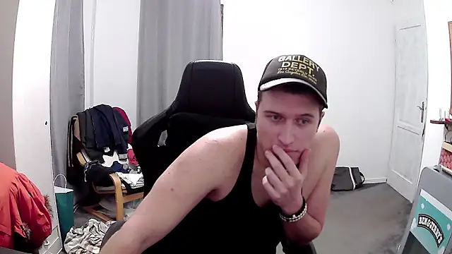 Snapshot of PKrisztian chatting on 04/20/26, 08:10 PKrisztian online show from 04/20/26, 08:10