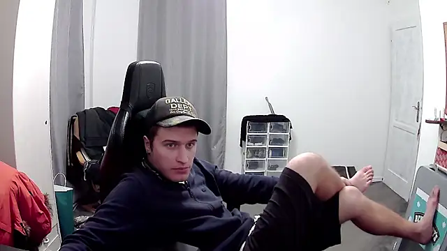 Snapshot of PKrisztian chatting on 04/21/26, 11:29 PKrisztian online show from 04/21/26, 11:29