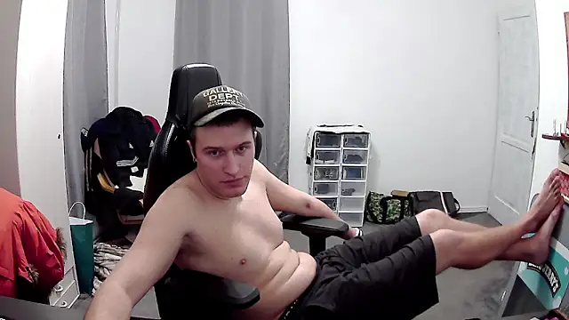 Snapshot of PKrisztian chatting on 04/25/26, 10:40 PKrisztian online show from 04/25/26, 10:40