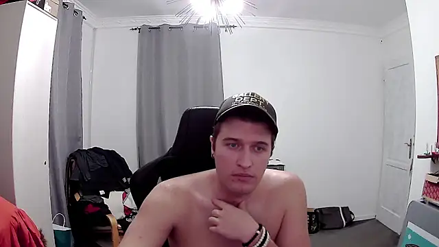 Snapshot of PKrisztian chatting on 05/04/26, 09:44 PKrisztian online show from 05/04/26, 09:44