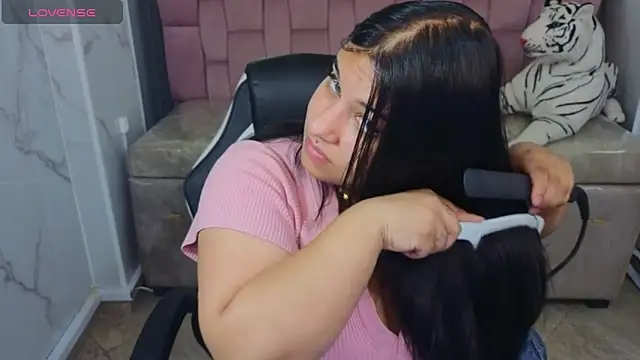 skeler lovd b  online show from 12/16/25, 12:54