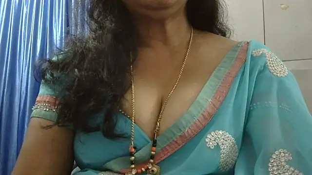 Snapshot of Vijji-telugu chatting on 02/16/26, 04:41 Vijji-telugu online show from 02/16/26, 04:41