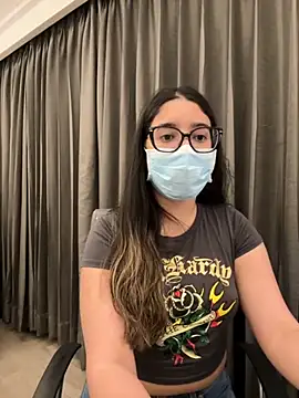 jAsMinE678 online show from 05/13/26, 07:33