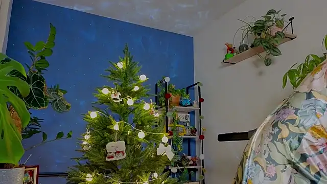 Snapshot of _lightmyfire chatting on 12/05/25, 04:36 lightmyfire online show from 12/05/25, 04:36