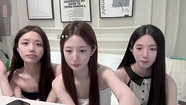 Snapshot of UU-1314 chatting on 04/15/26, 10:00 UU-1314 online show from 04/15/26, 10:00