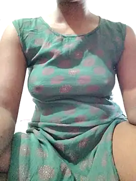 Snapshot of rituporna2004 chatting on 11/06/25, 03:18 rituporna2004 online show from 11/06/25, 03:18