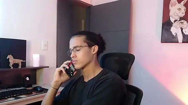 Snapshot of alejo_x3 chatting on 01/19/25, 11:43 alejo x3 online show from 01/19/25, 11:43