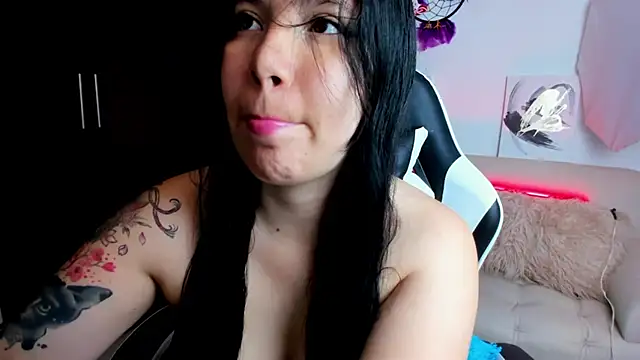 AilynRed online show from 11/29/25, 08:12