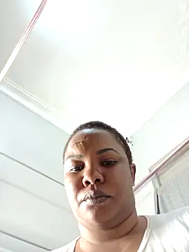 Snapshot of Babez_show chatting on 11/17/25, 02:56 Babez show online show from 11/17/25, 02:56