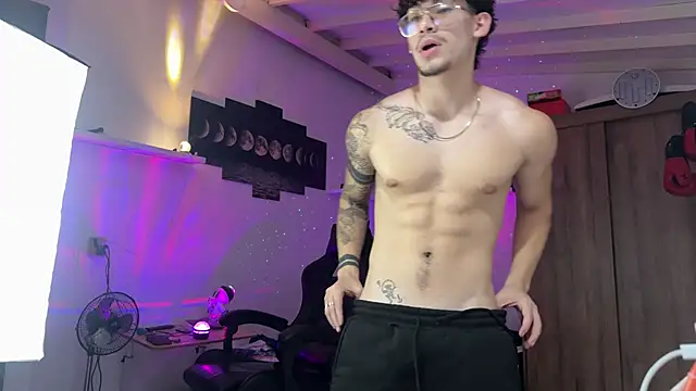 Kisan Smith online show from 04/08/26, 04:34