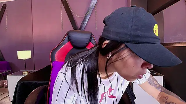 Snapshot of Juliet_Nasty chatting on 03/04/25, 12:44 Juliet Nasty online show from 03/04/25, 12:44