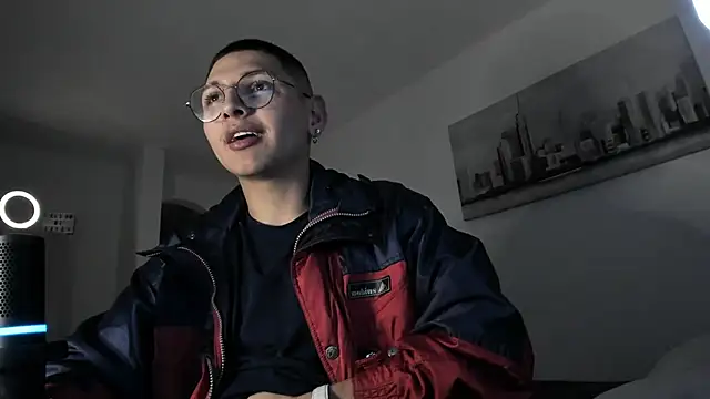 a lejandro 0 8 online show from 03/14/25, 12:07