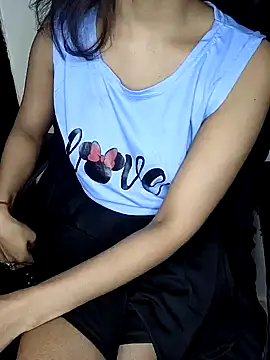 Snapshot of Leeeezzzz_roy chatting on 01/11/25, 07:49 Leeeezzzz roy online show from 01/11/25, 07:49