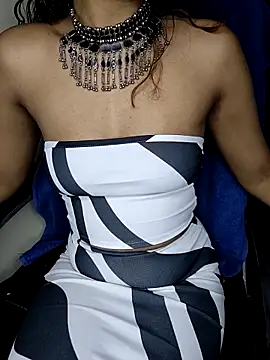 Snapshot of Leeeezzzz_roy chatting on 10/05/25, 07:01 Leeeezzzz roy online show from 10/05/25, 07:01