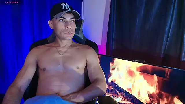 sexyboycolombi4 online show from 06/29/26, 07:36