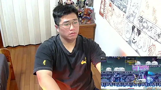 Snapshot of tfx954 chatting on 12/15/25, 05:17 tfx954 online show from 12/15/25, 05:17