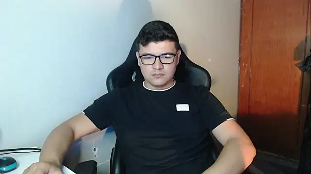 Plug Control online show from 12/18/25, 05:19